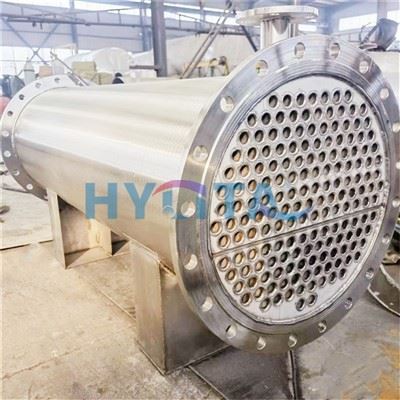 Schimbător de căldură tubular pentru procese chimice